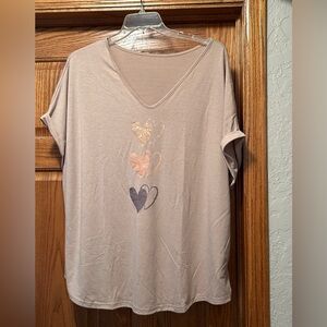 Emery Rose Plus Size Women V-Neck Short Sleeve Cuffed Tee, Heart Print Design